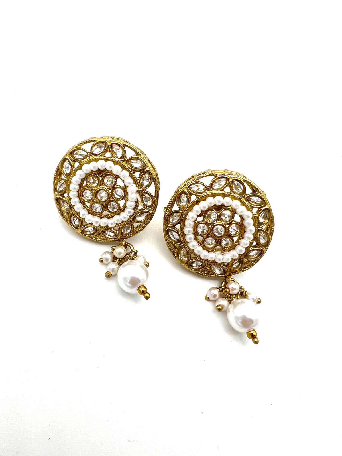 Round kundan studs image 4