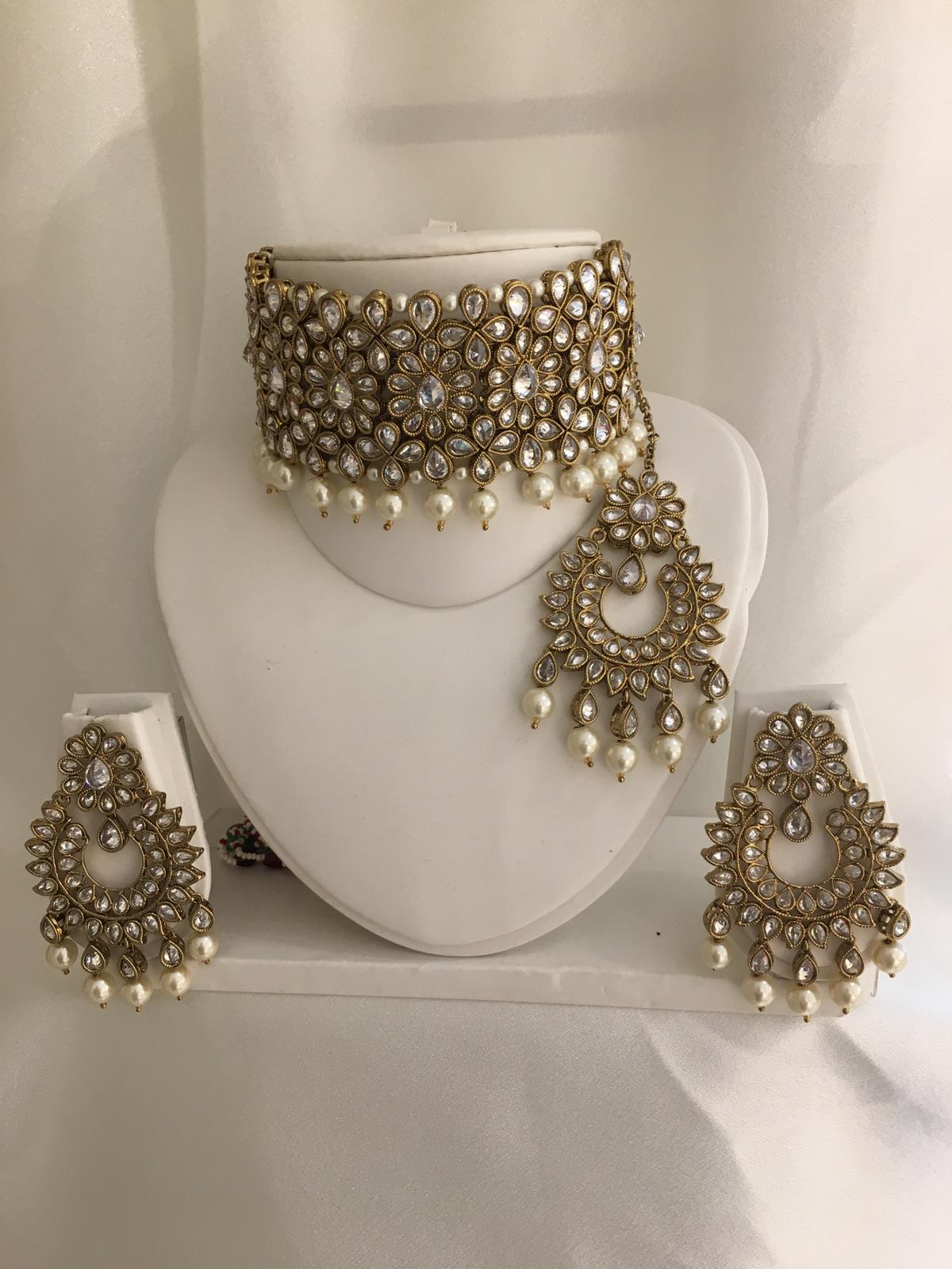 P10 Gold and white polki choker set image 2
