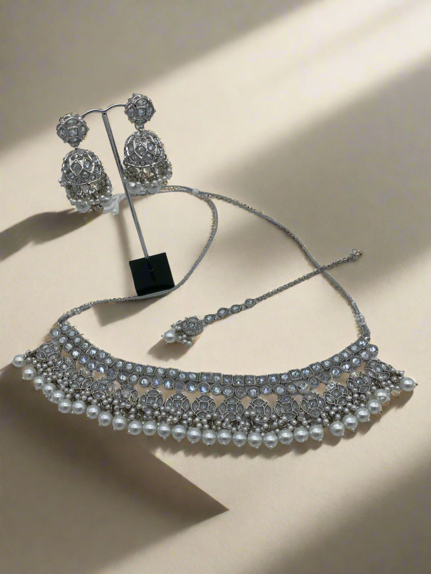 White necklace set