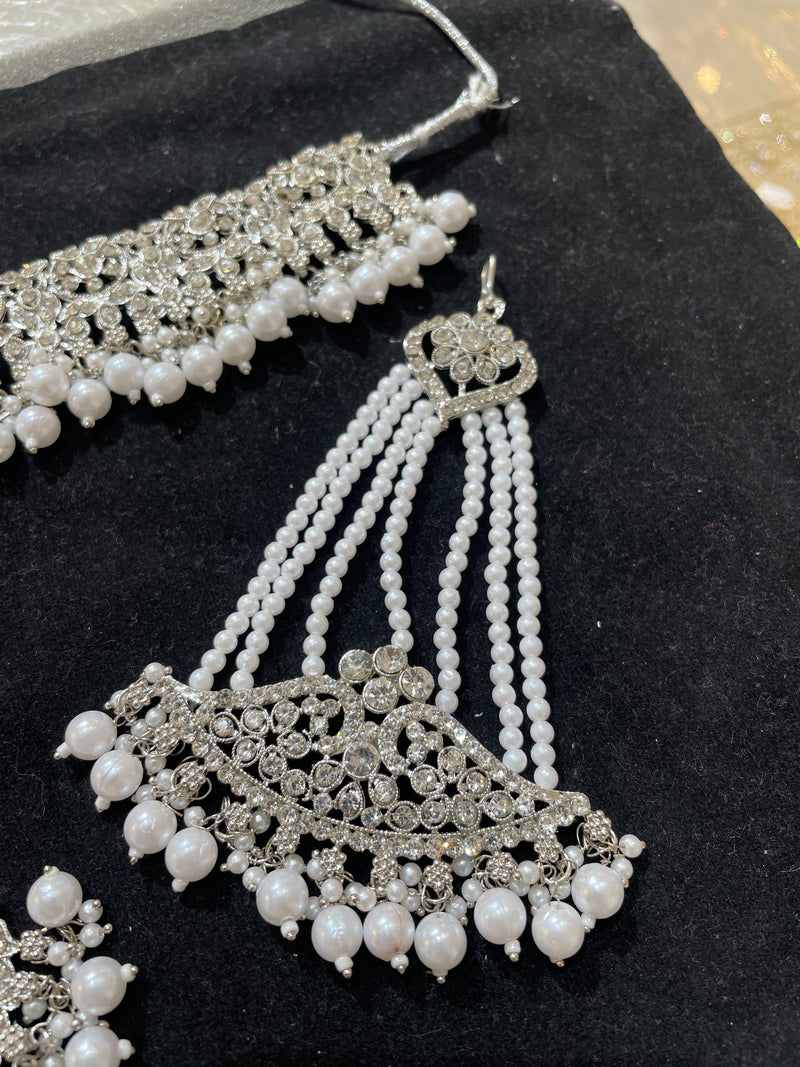 PA7802 Silver colour Choker with earrings tikka jhumar