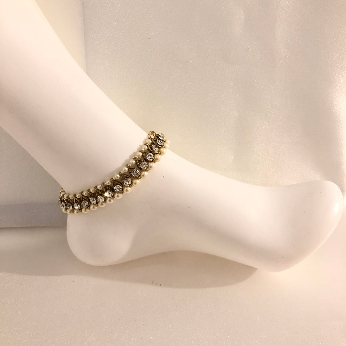 i09 gold anklets with pearls image 1