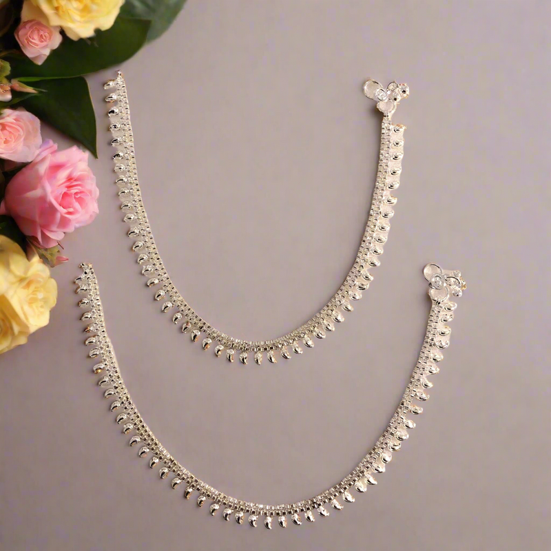 Silver thin anklets paisley shape