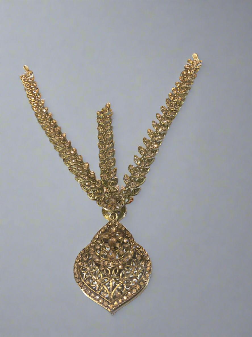 Teardrop shape stone headpiece