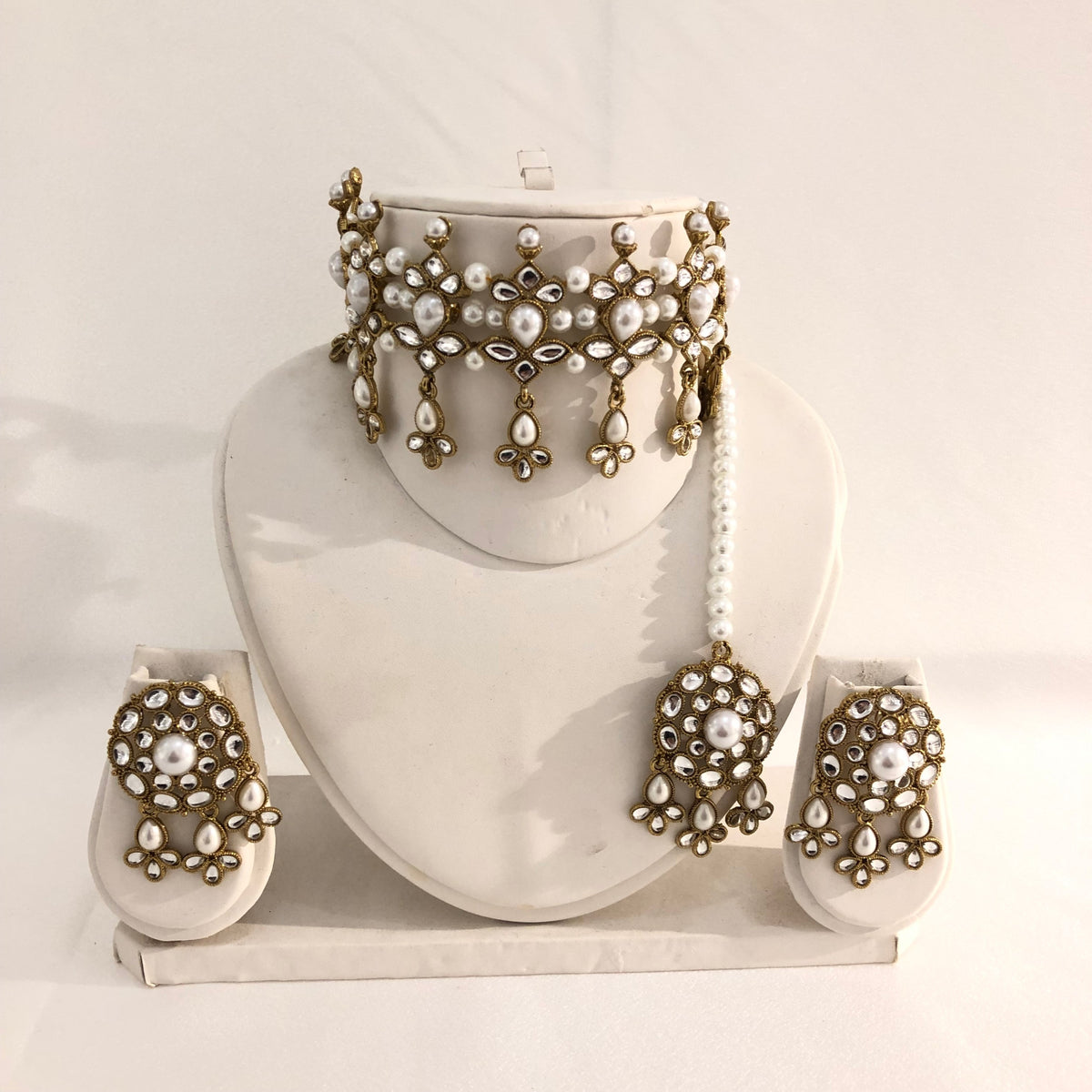 90 Gold and white beaded choker set image 2