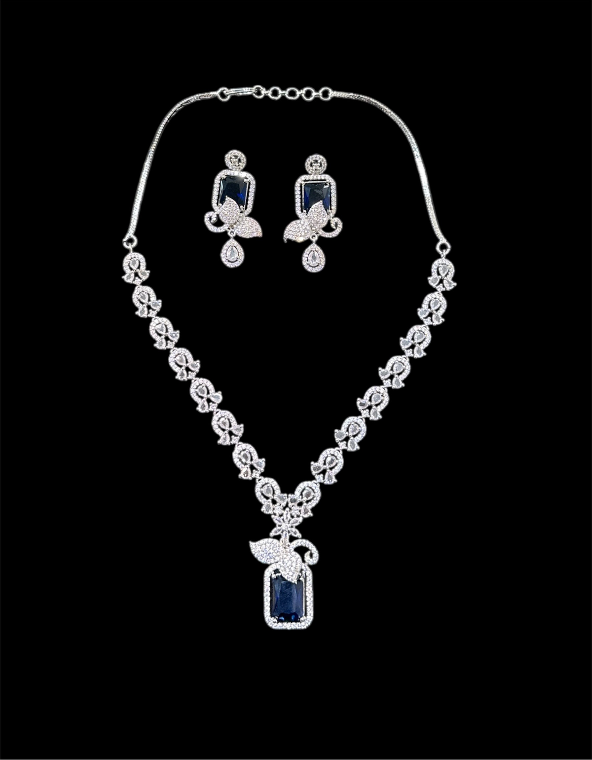 AN18 Silver and Navy AD set with earrings