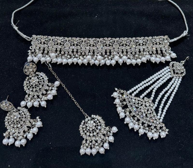 PA7802 Silver colour Choker with earrings tikka jhumar