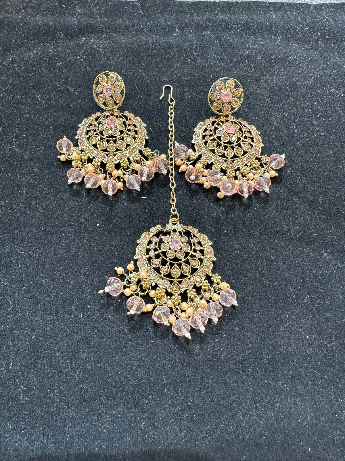 PA7802 Pink with gold choker set comes with earrings tikka and jhumar