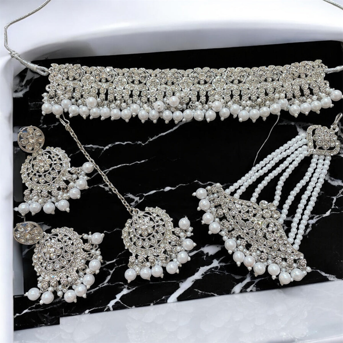 PA7802 Silver colour Choker with earrings tikka jhumar