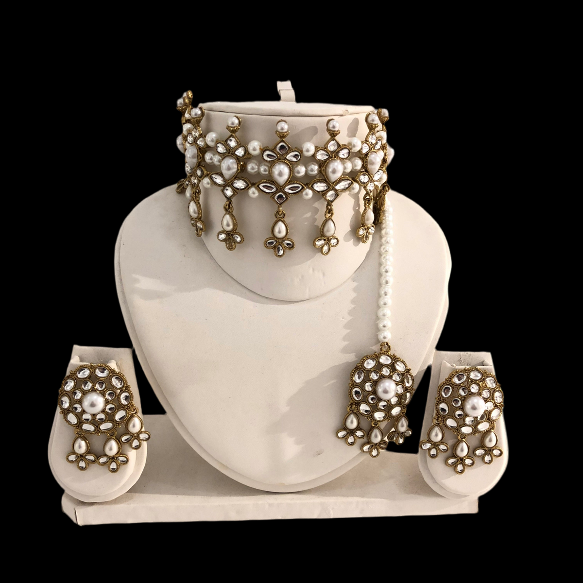90 Gold and white beaded choker set