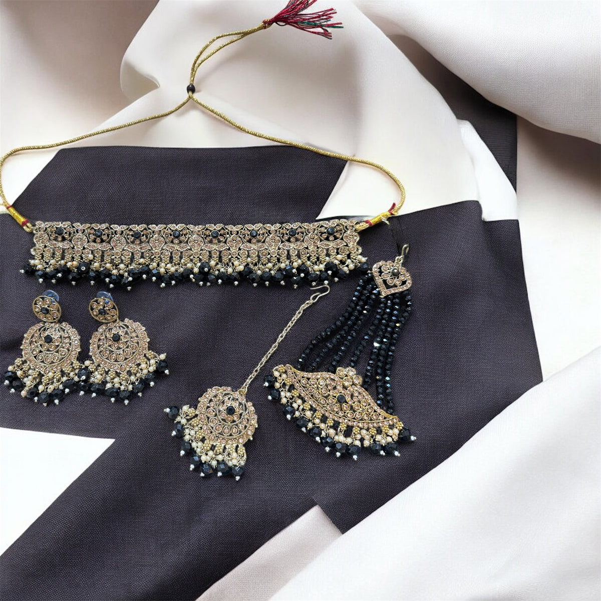 PA7803 black with full gold colour choker set