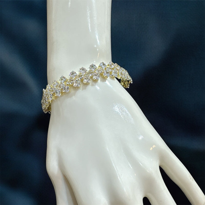 PA113 Gold with white stones bracelet