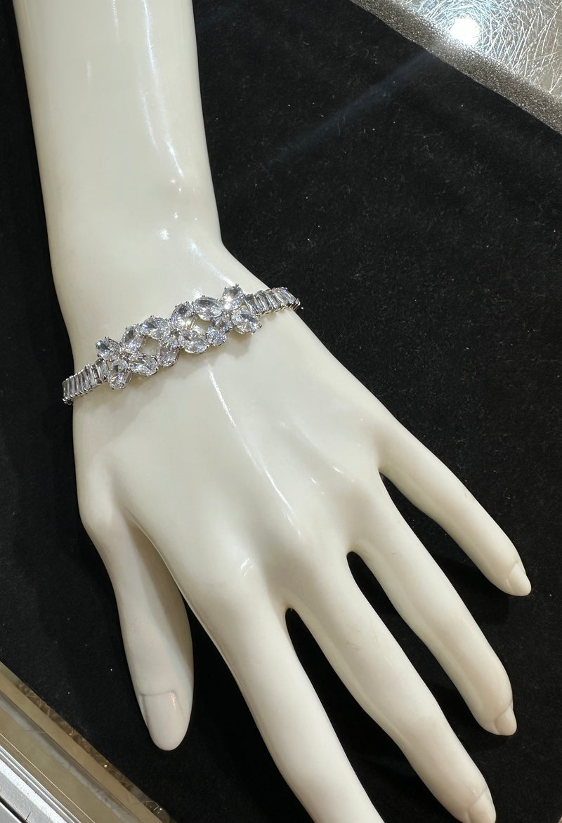 PA115 Silver colour bracelet