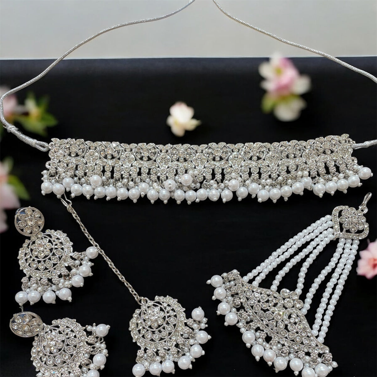 PA7802 Silver colour Choker with earrings tikka jhumar