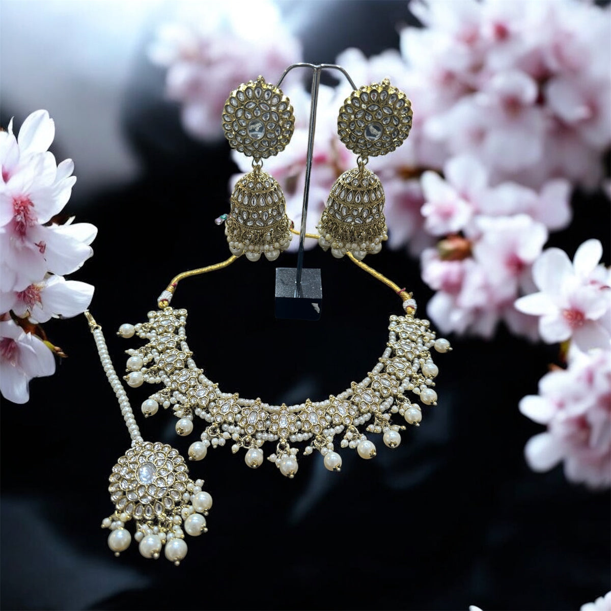 AN566 Antique Gold Kundan Necklace Set