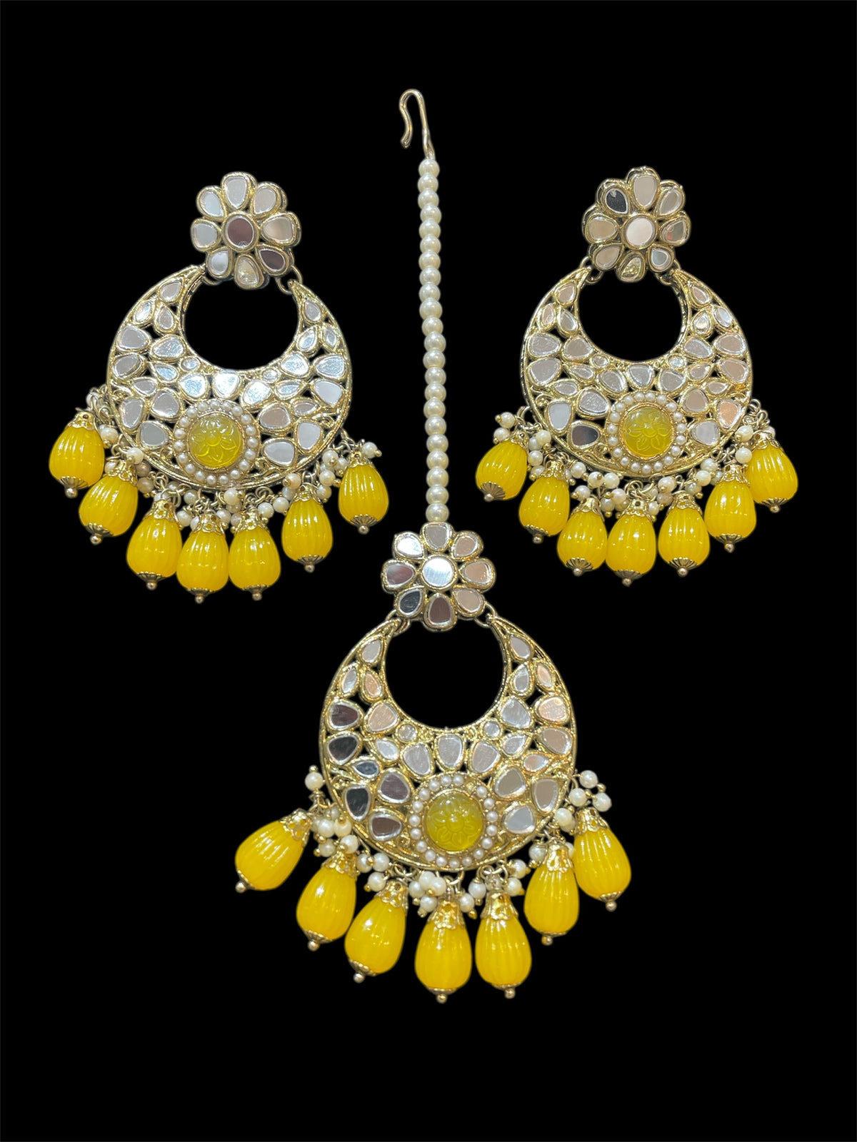 AN660 Yellow Colour Choker Set with Mirror stones