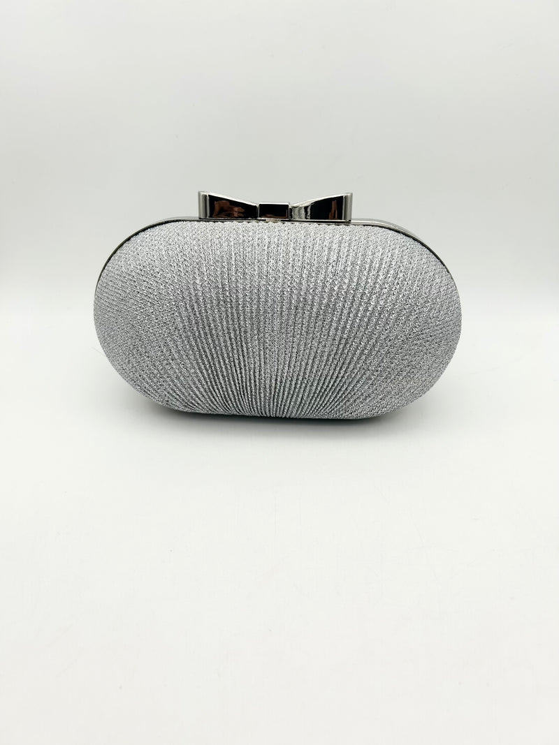 AM701 White clutch bag