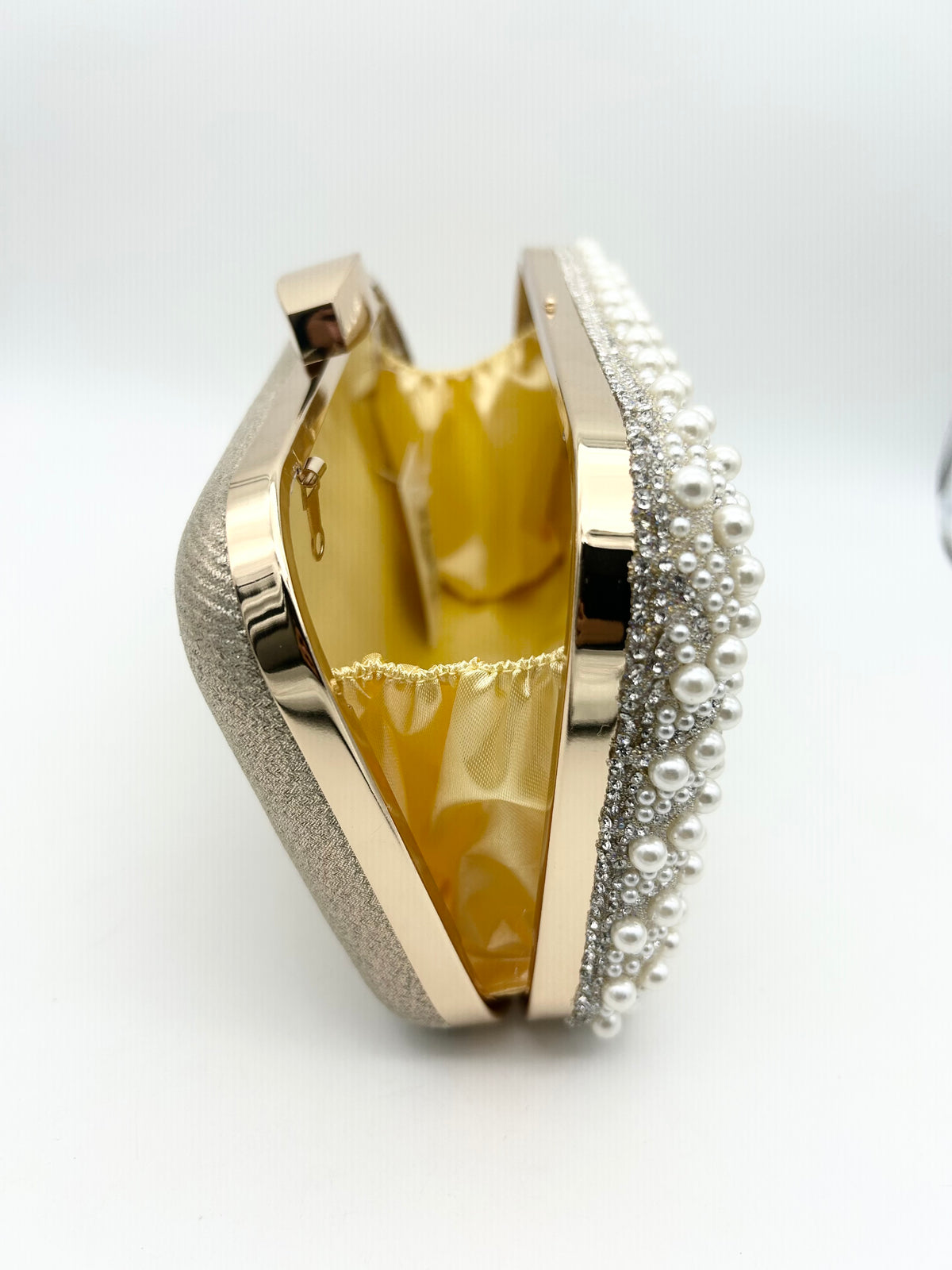 AM703 Gold clutch bag