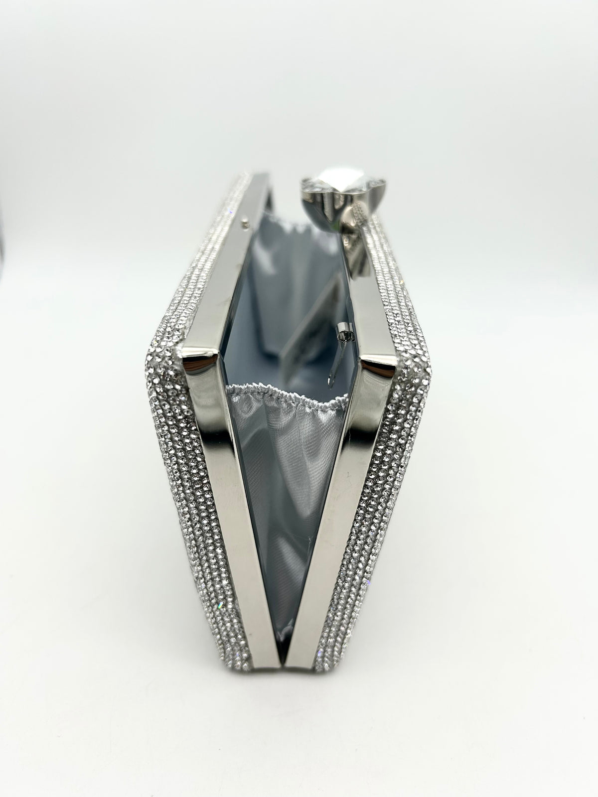 AM704 Silver clutch bag