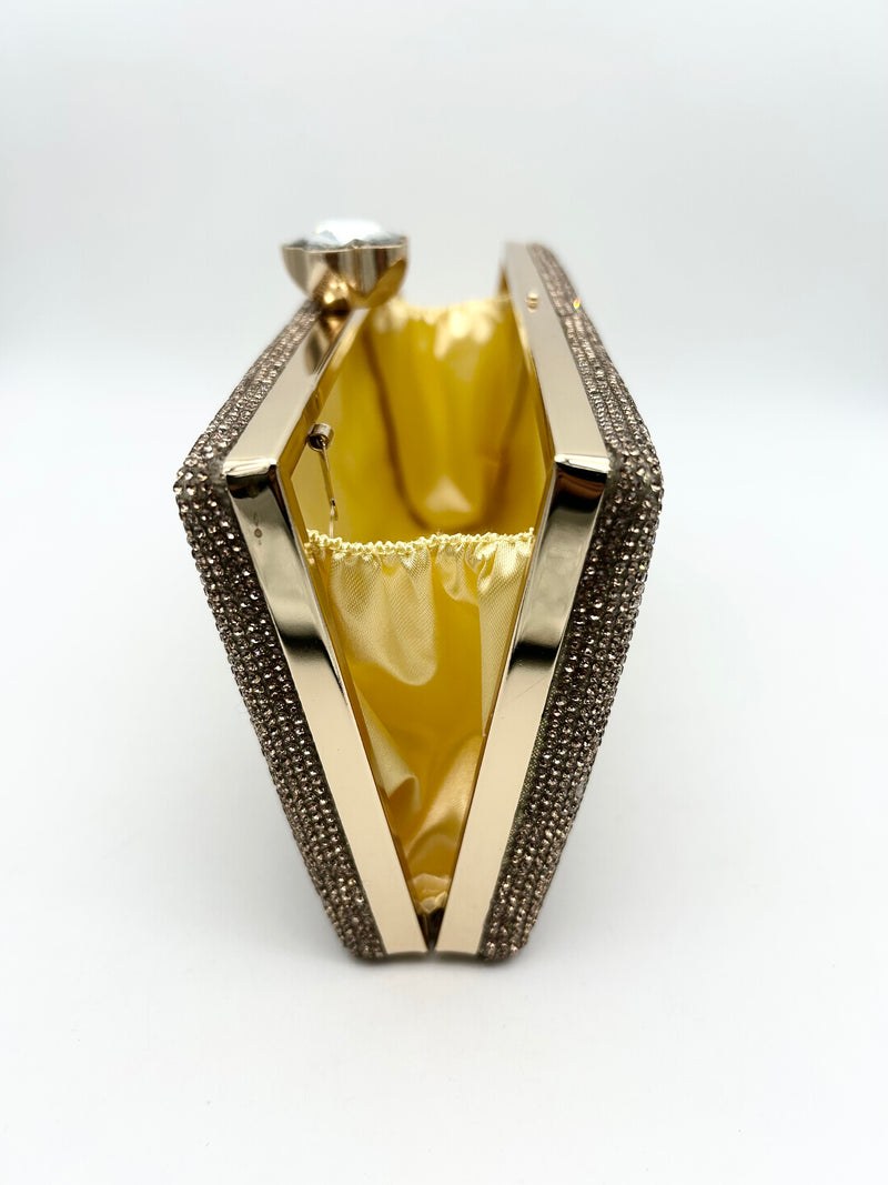 AM704 Gold clutch bag