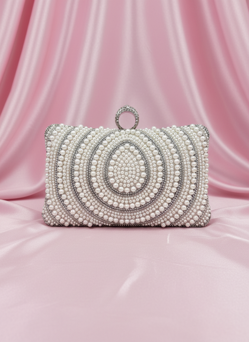 AM705 White Clutch bag