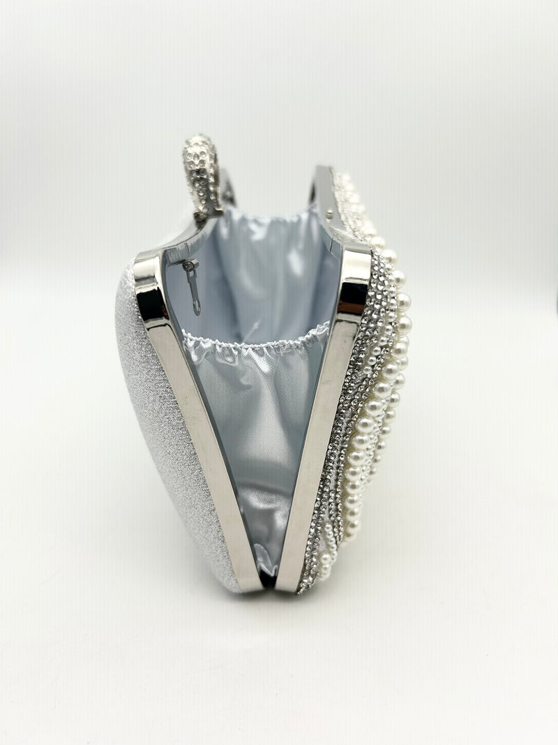 AM705 White Clutch bag