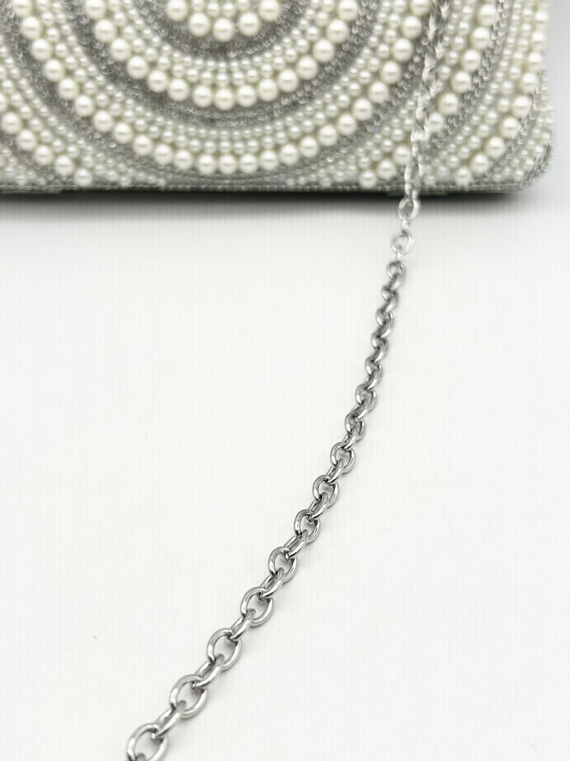 AM705 White Clutch bag