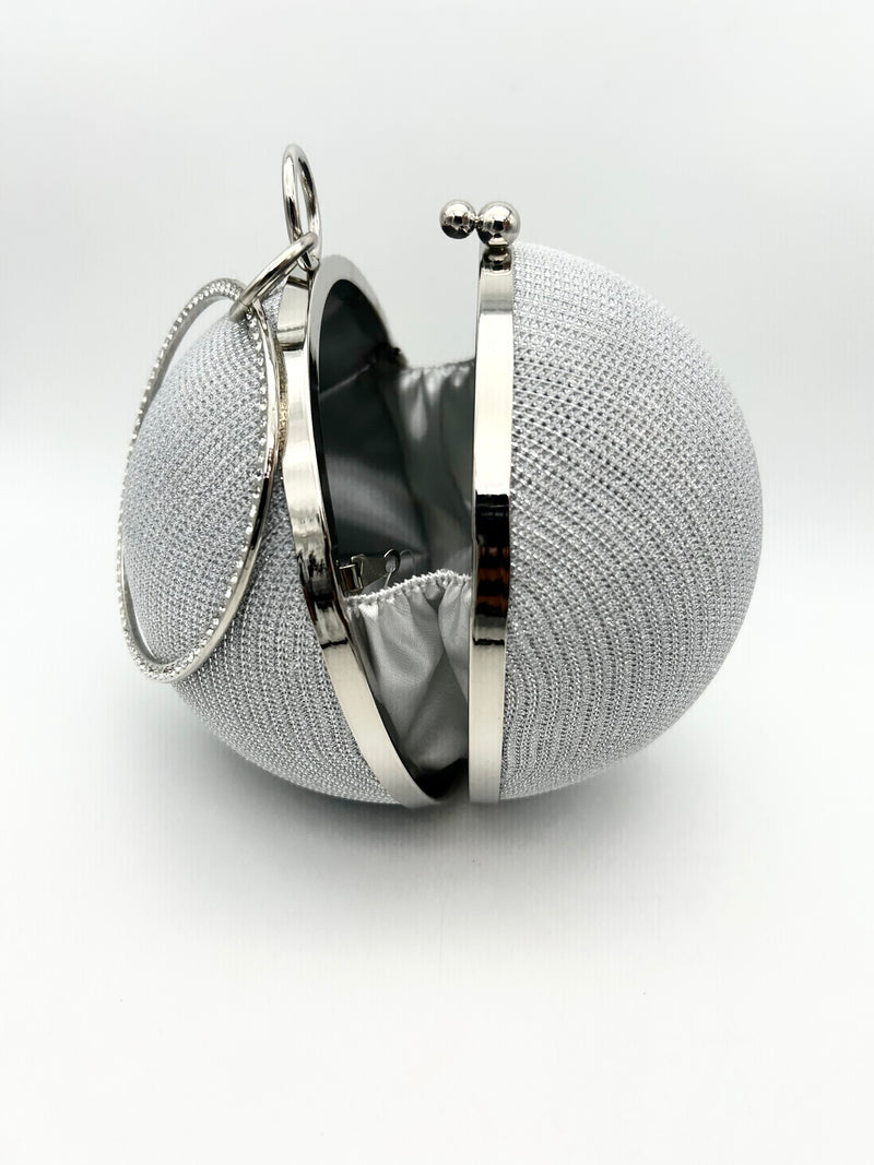 AM707 White clutch bag