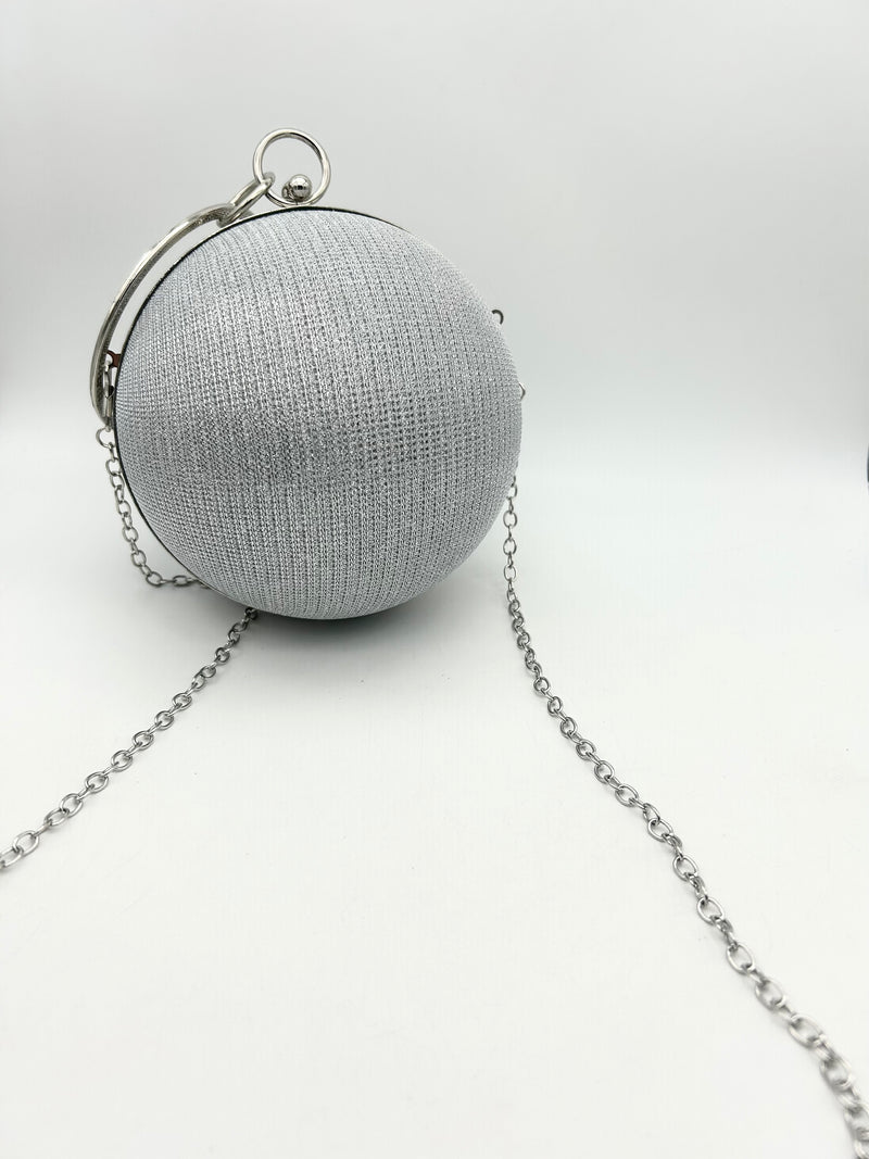 AM707 White clutch bag