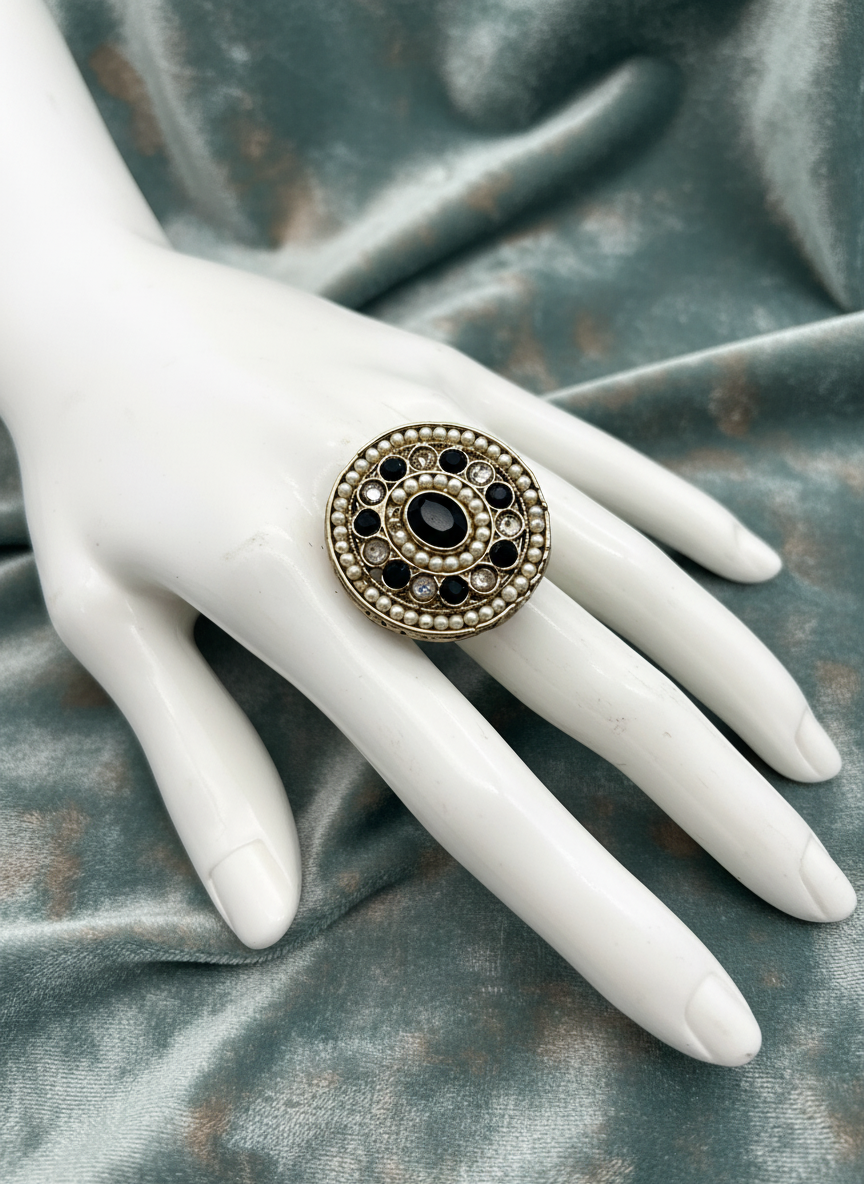 AM804 Gold and Black adjustable ring polki