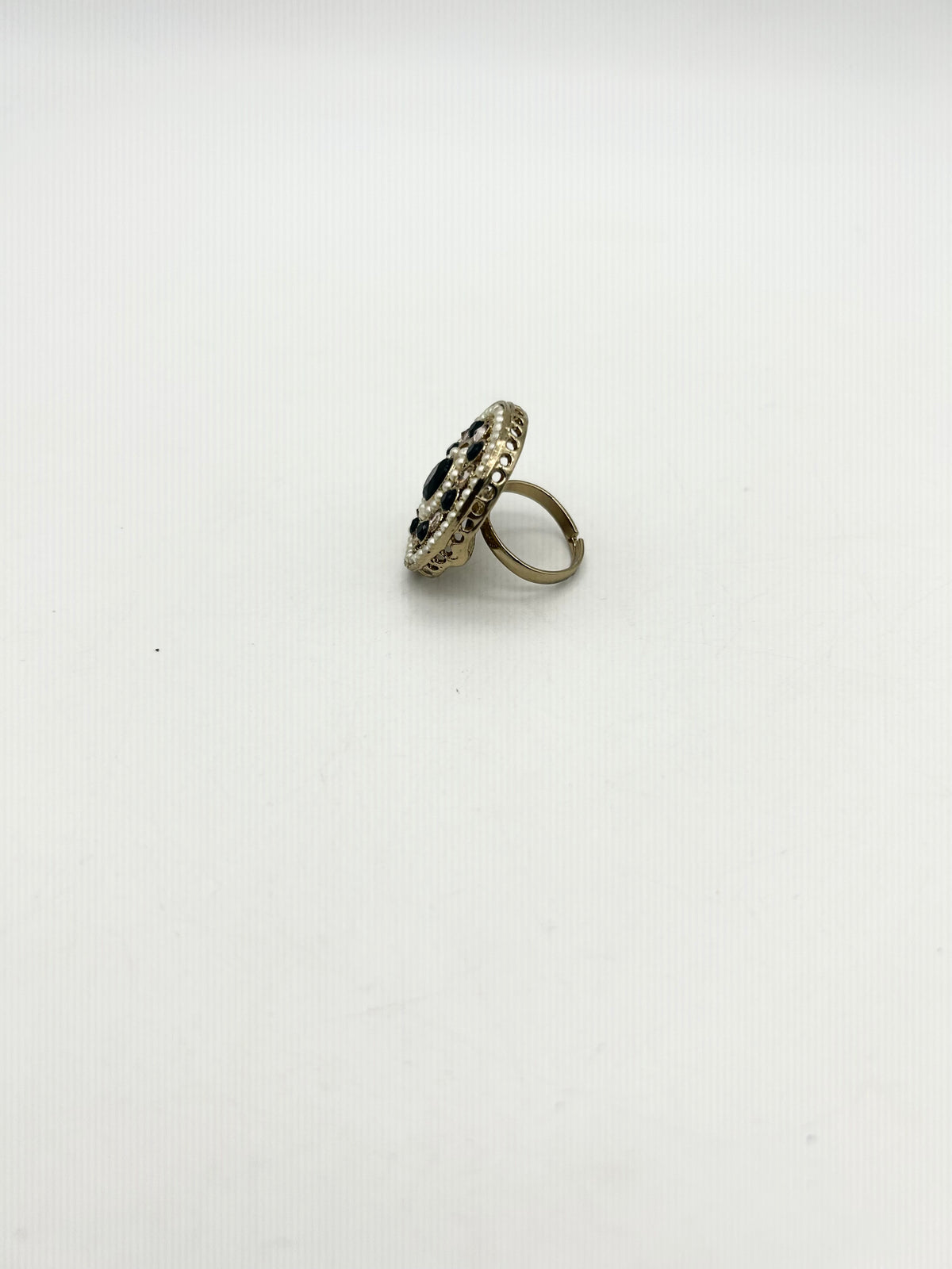 AM804 Gold and Black adjustable ring polki