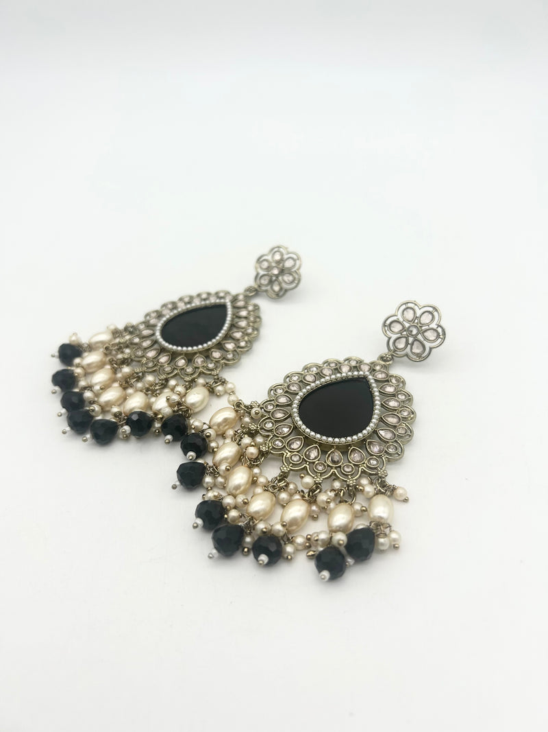 AM021 Gold and Black Earrings polki