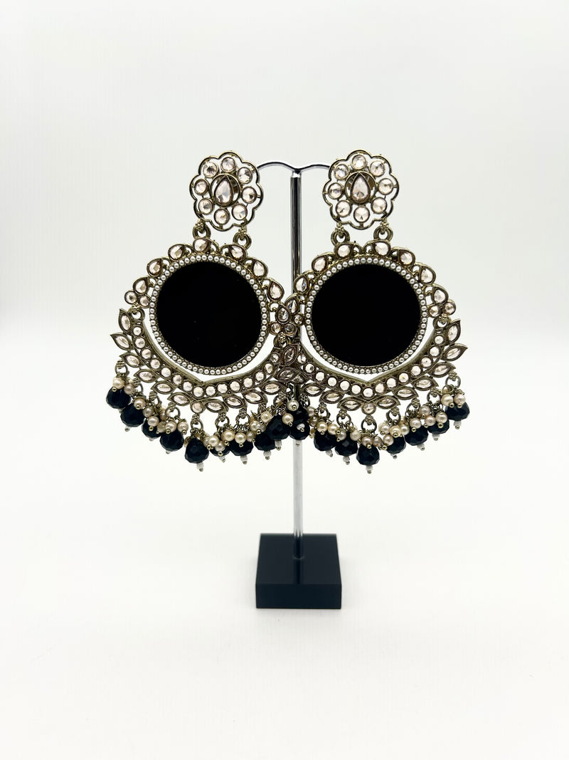 AM023 Gold and Black earrings