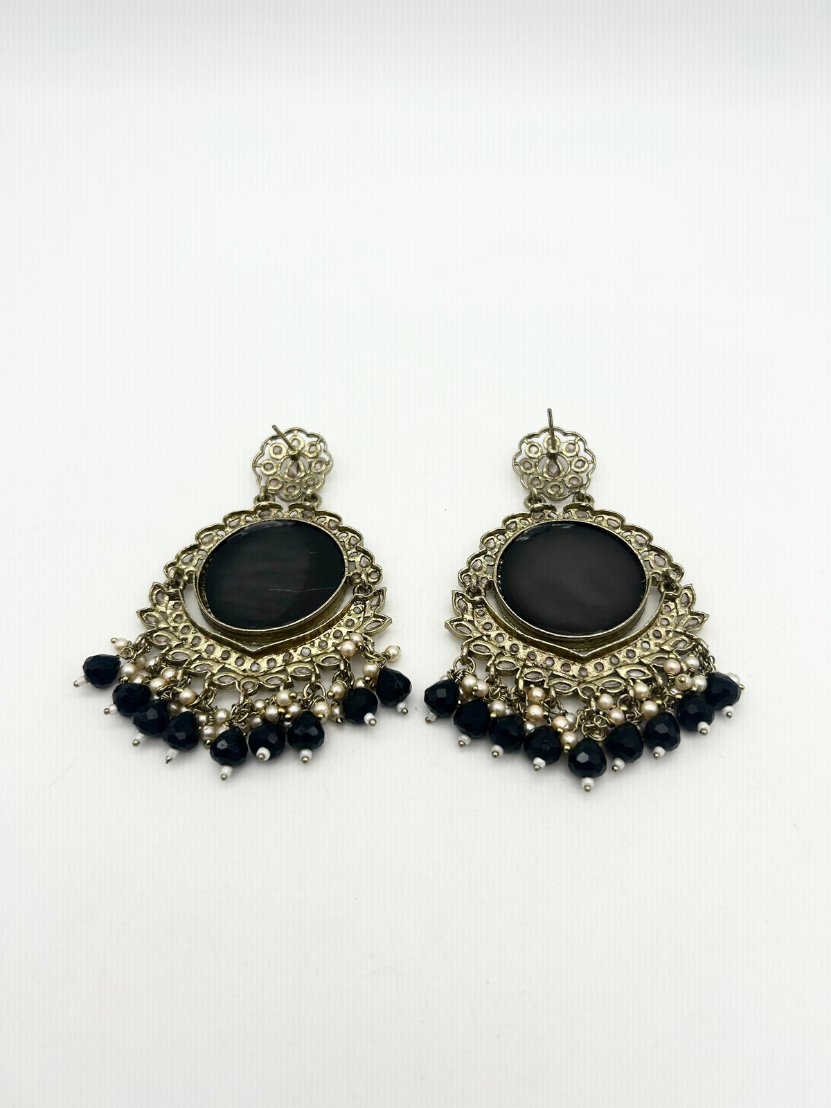 AM023 Gold and Black earrings