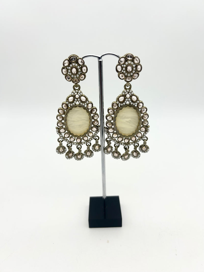AM024 Gold Earrings polki