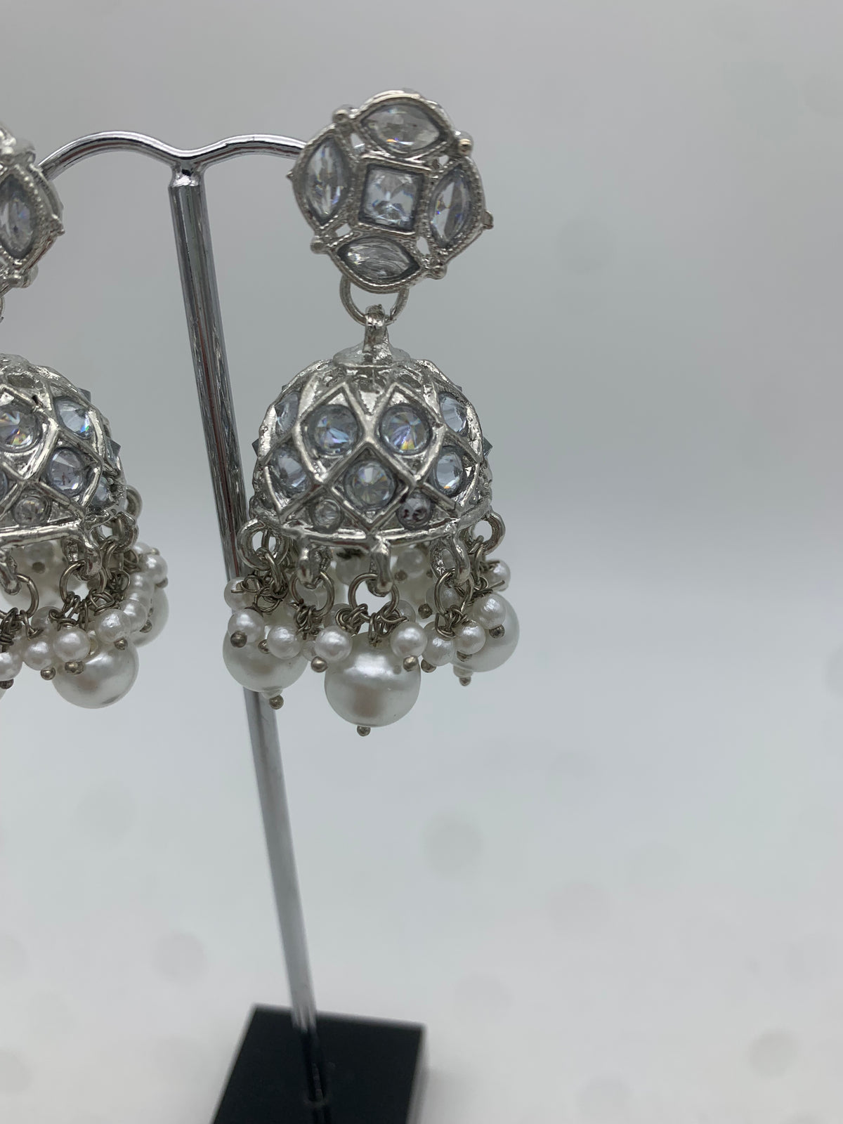 White necklace set