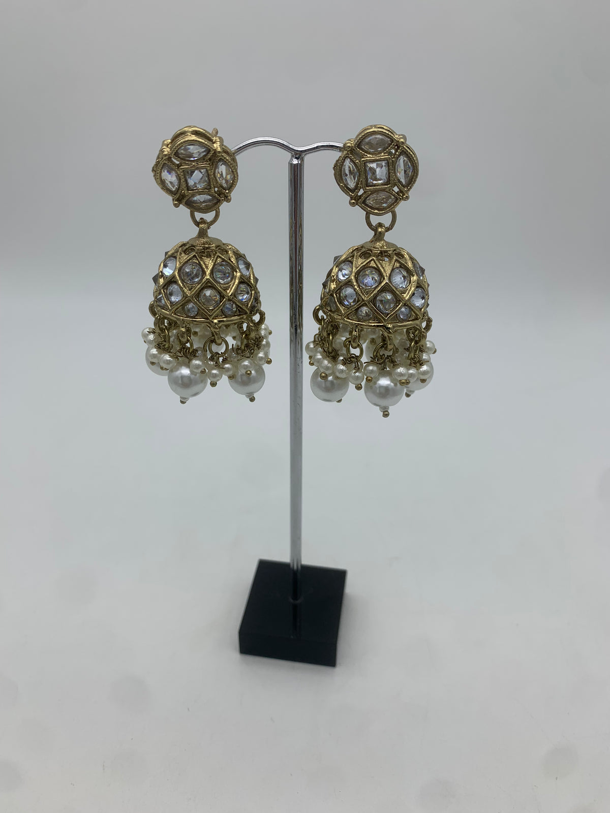 Gold and white necklace set