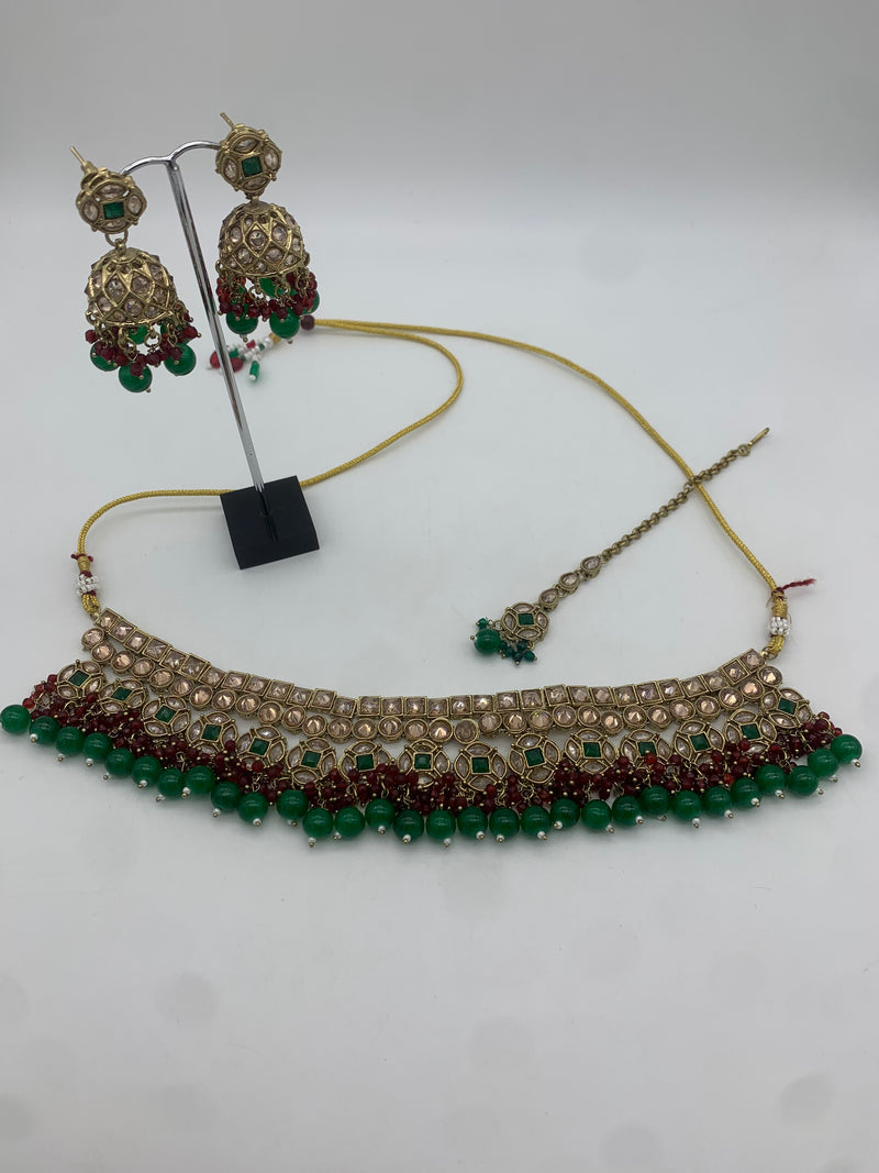 Maroon and green necklace set