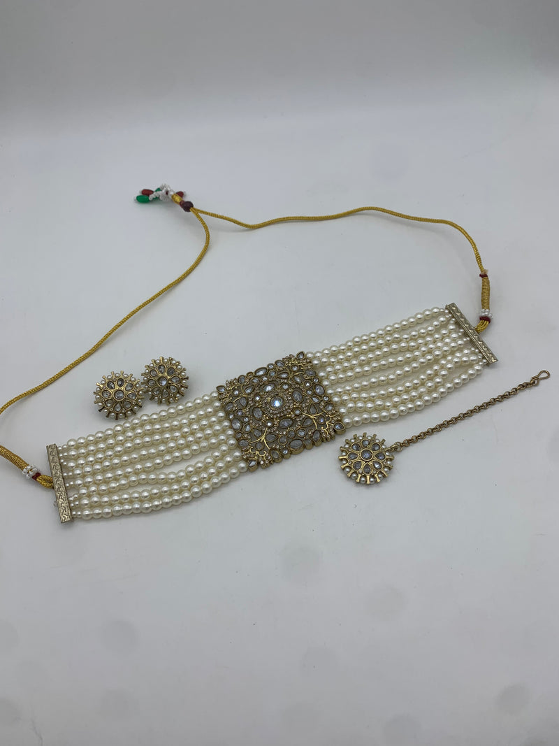 Gold and white choker set