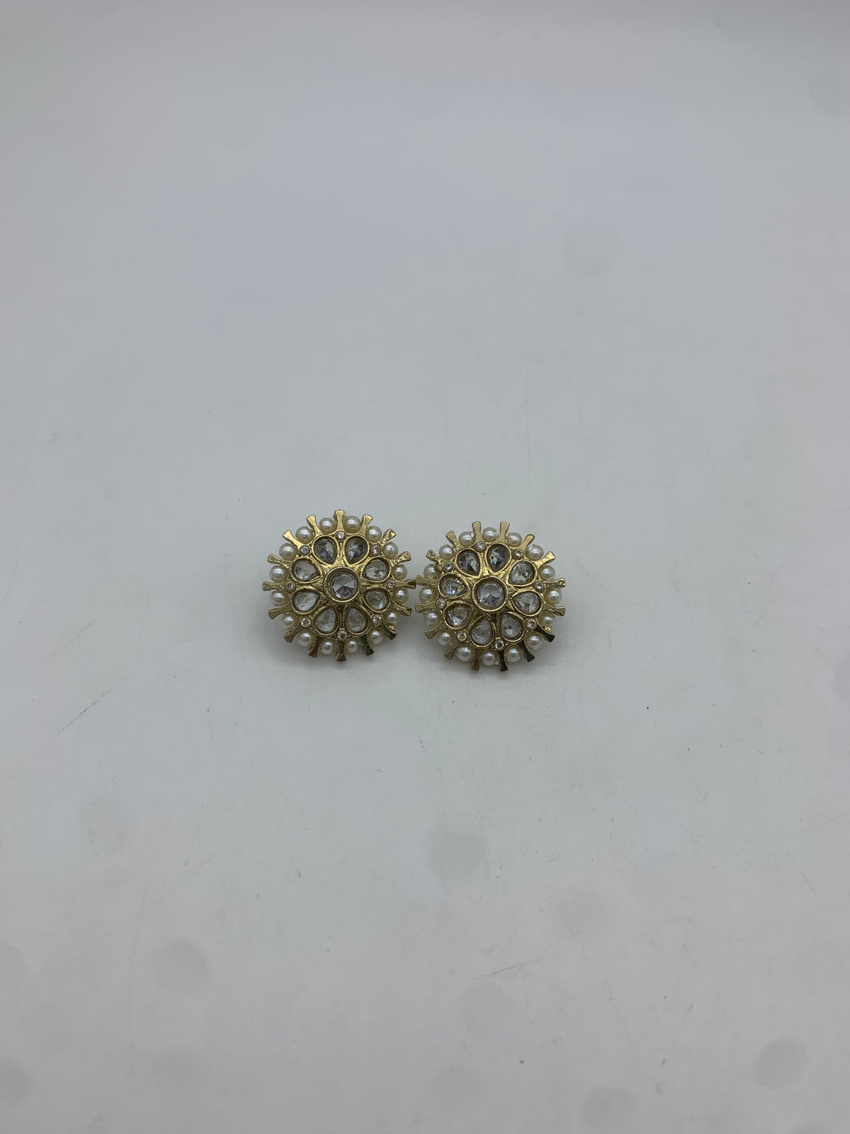 Gold and white choker set