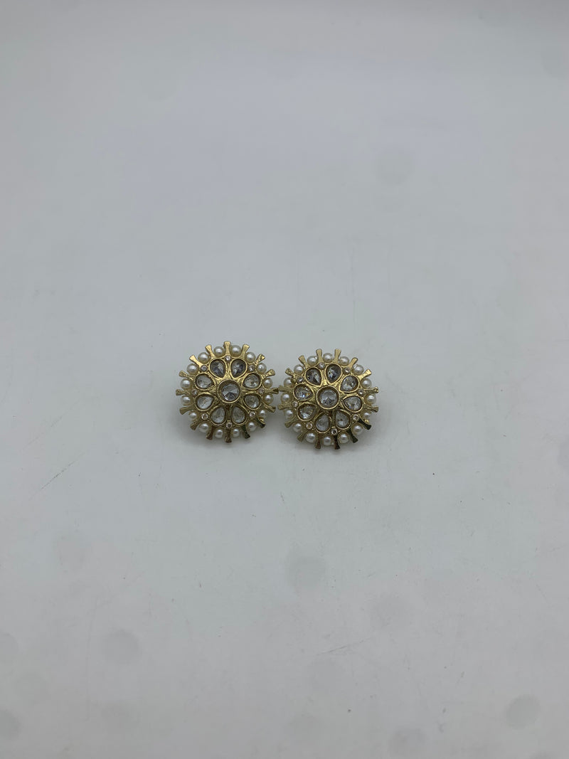 Gold and white choker set