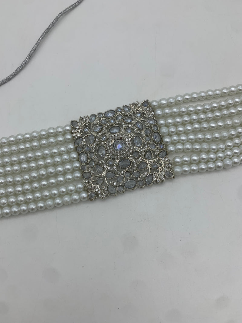 White pearl choker set