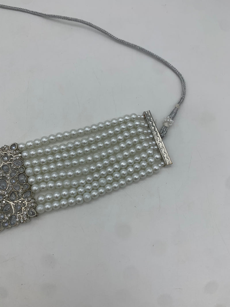 White pearl choker set