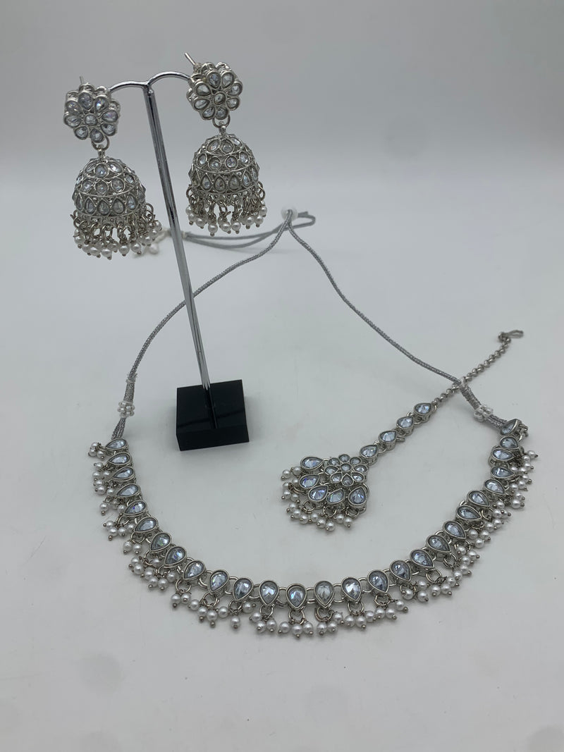 White necklace set