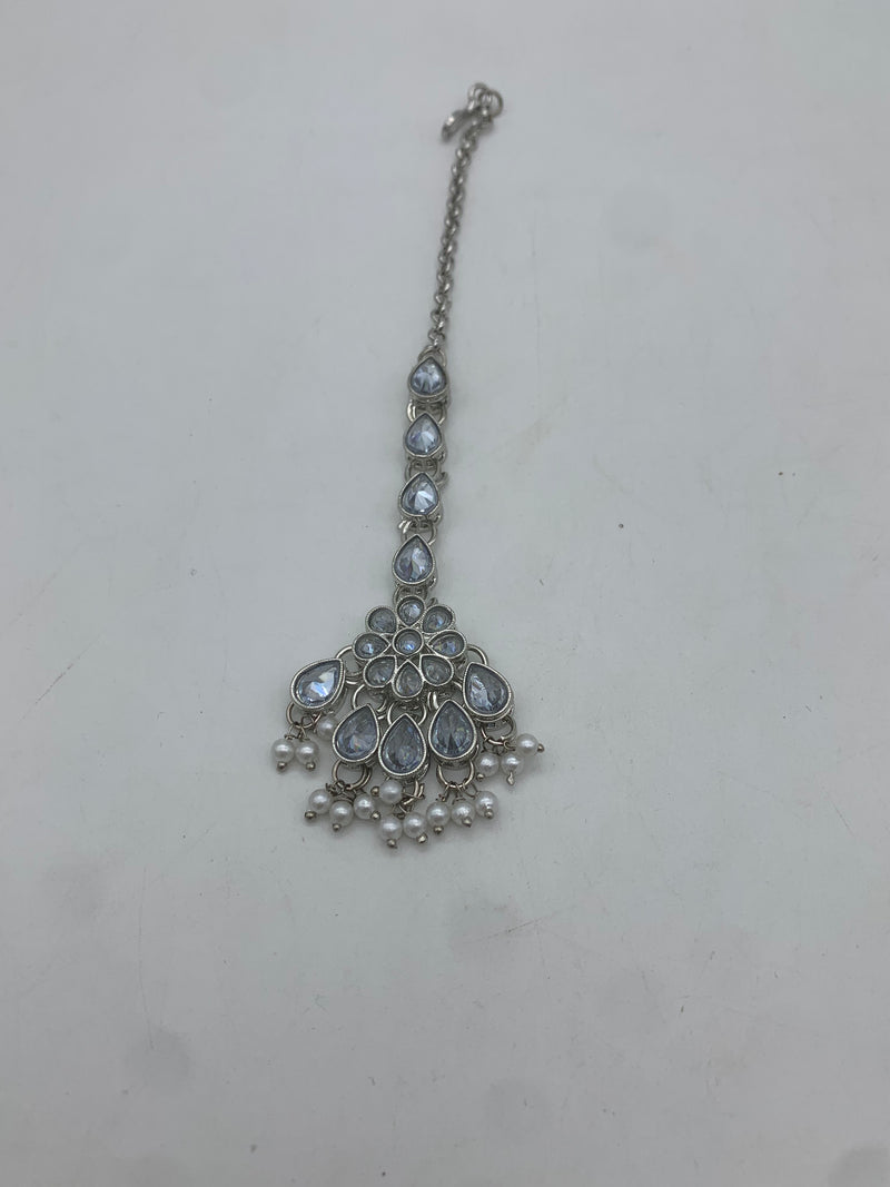 White necklace set