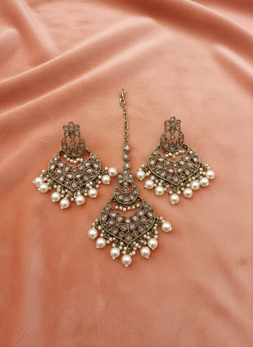AM600 Gold Earrings and tikka set Polki