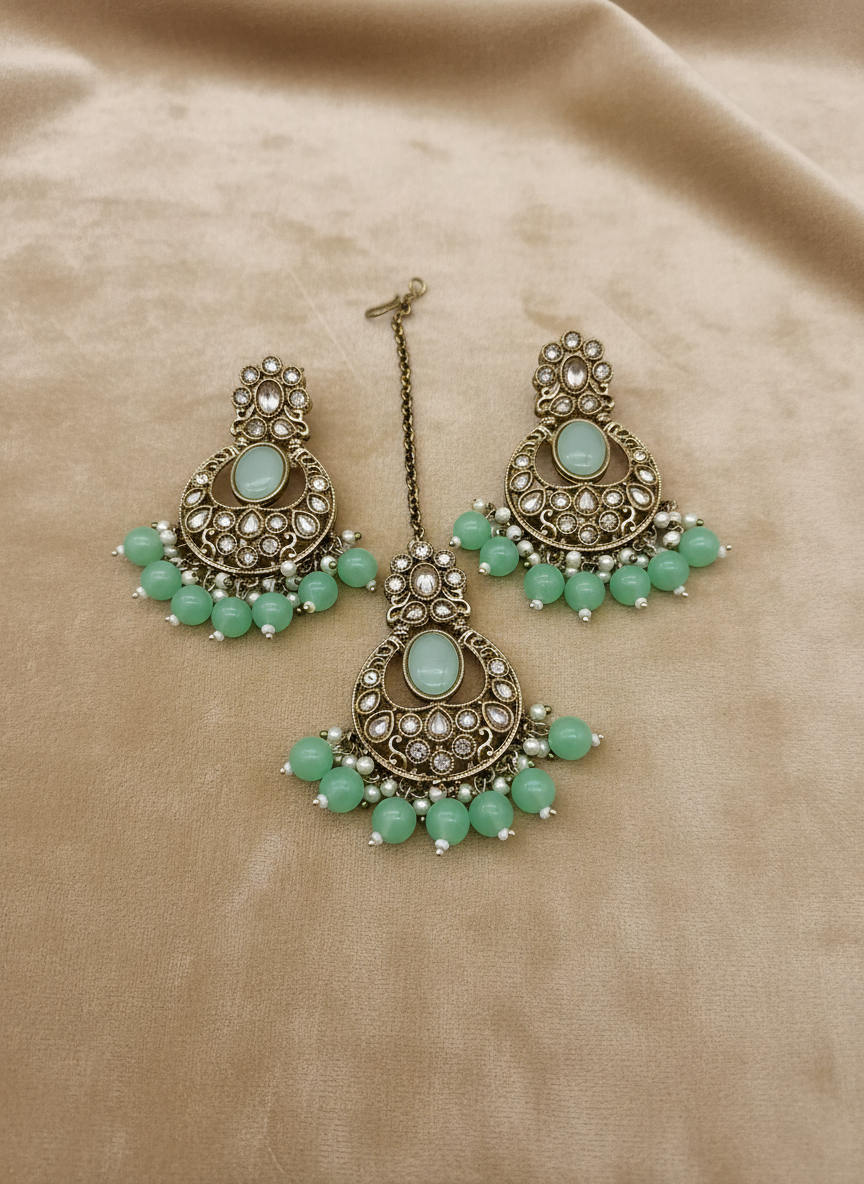 AM601 Gold and Mint earrings and tikka set Polki